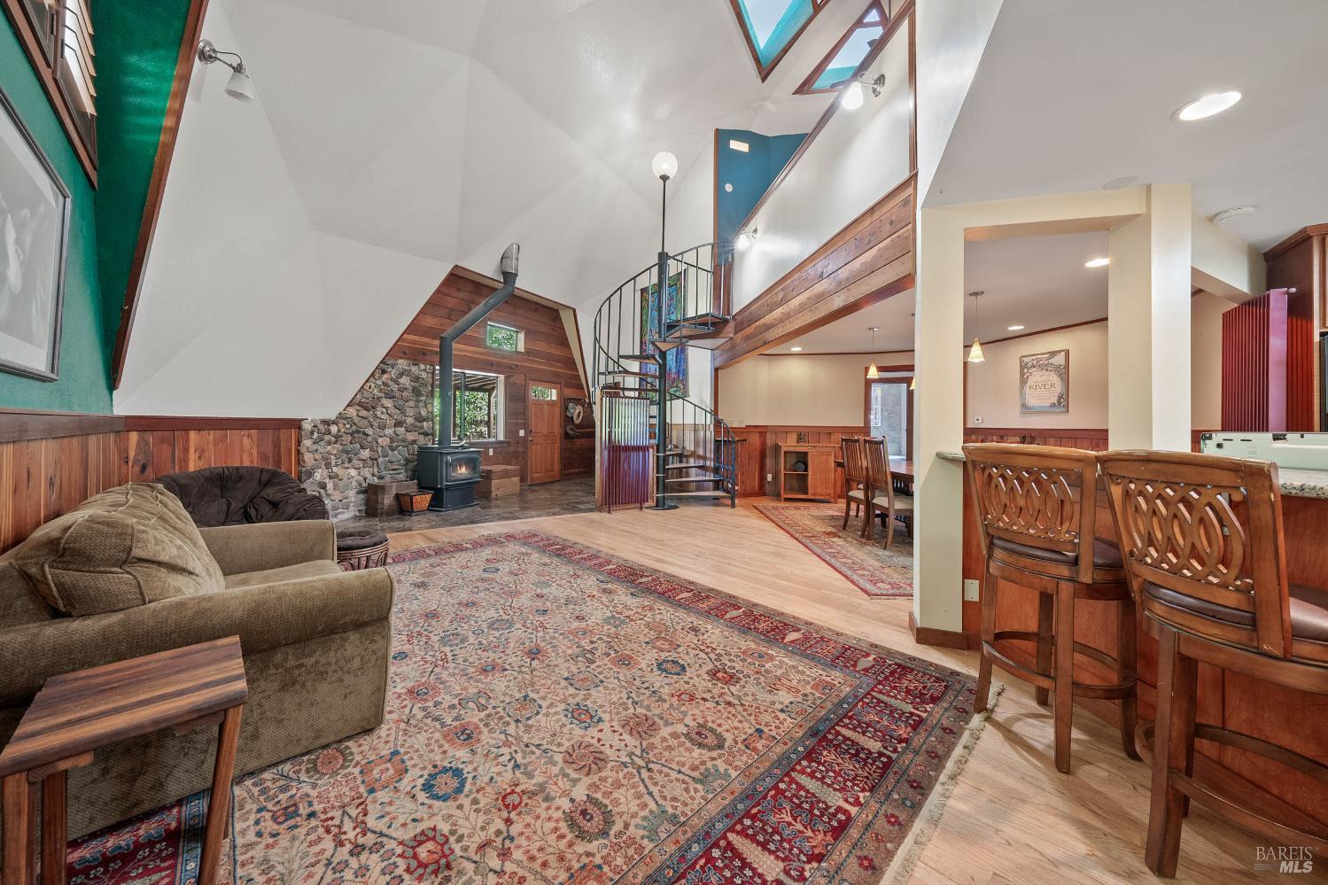 Detail Gallery Image 9 of 75 For 8201 W Side Potter Valley Rd, Potter Valley,  CA 95469 - 4 Beds | 3 Baths