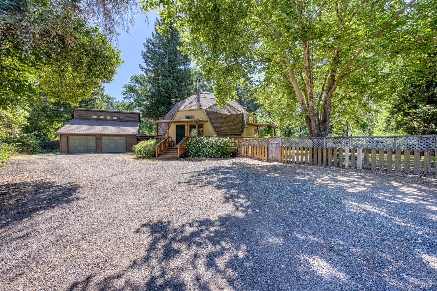 Detail Gallery Image 31 of 75 For 8201 W Side Potter Valley Rd, Potter Valley,  CA 95469 - 4 Beds | 3 Baths