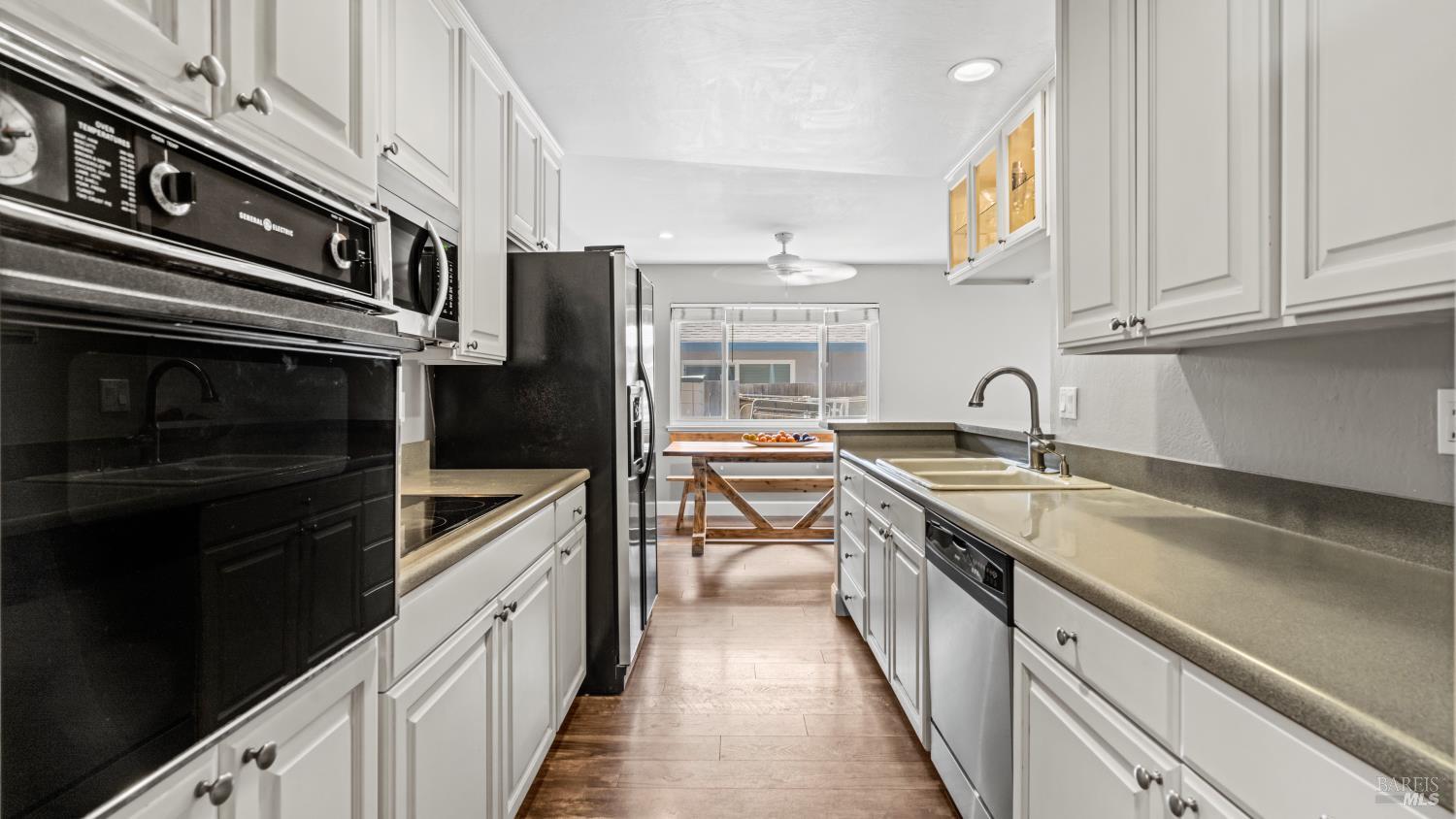 Detail Gallery Image 7 of 21 For 145 Westwood Dr, Novato,  CA 94945 - 4 Beds | 2 Baths