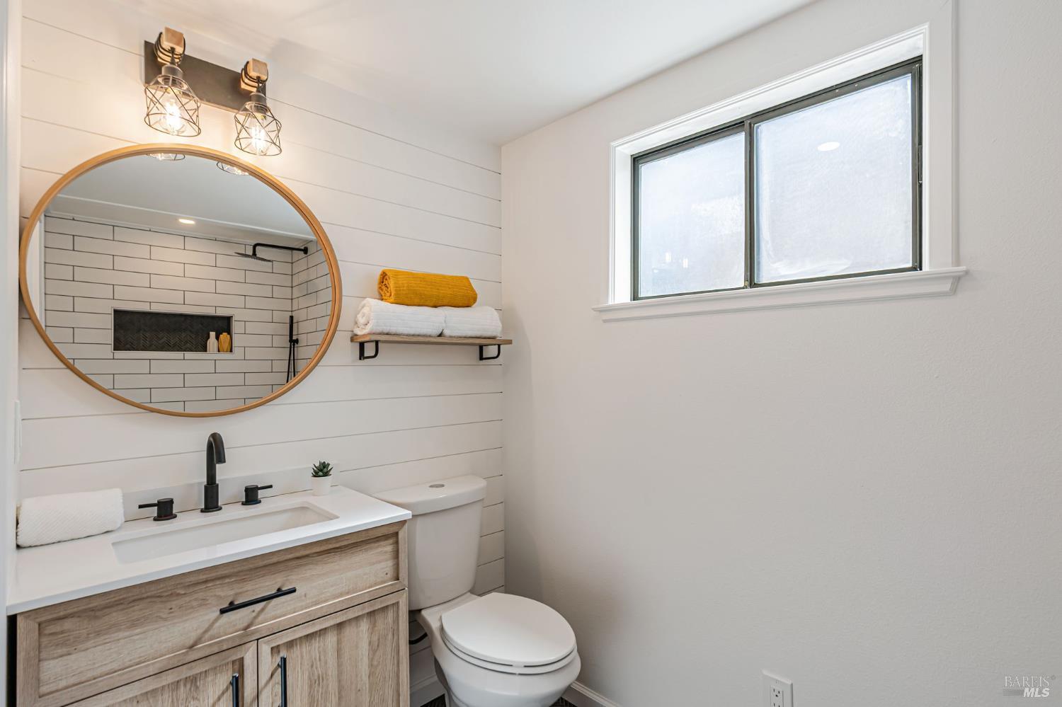 Detail Gallery Image 16 of 38 For 240 Vila Rd, Forestville,  CA 95436 - 2 Beds | 2 Baths