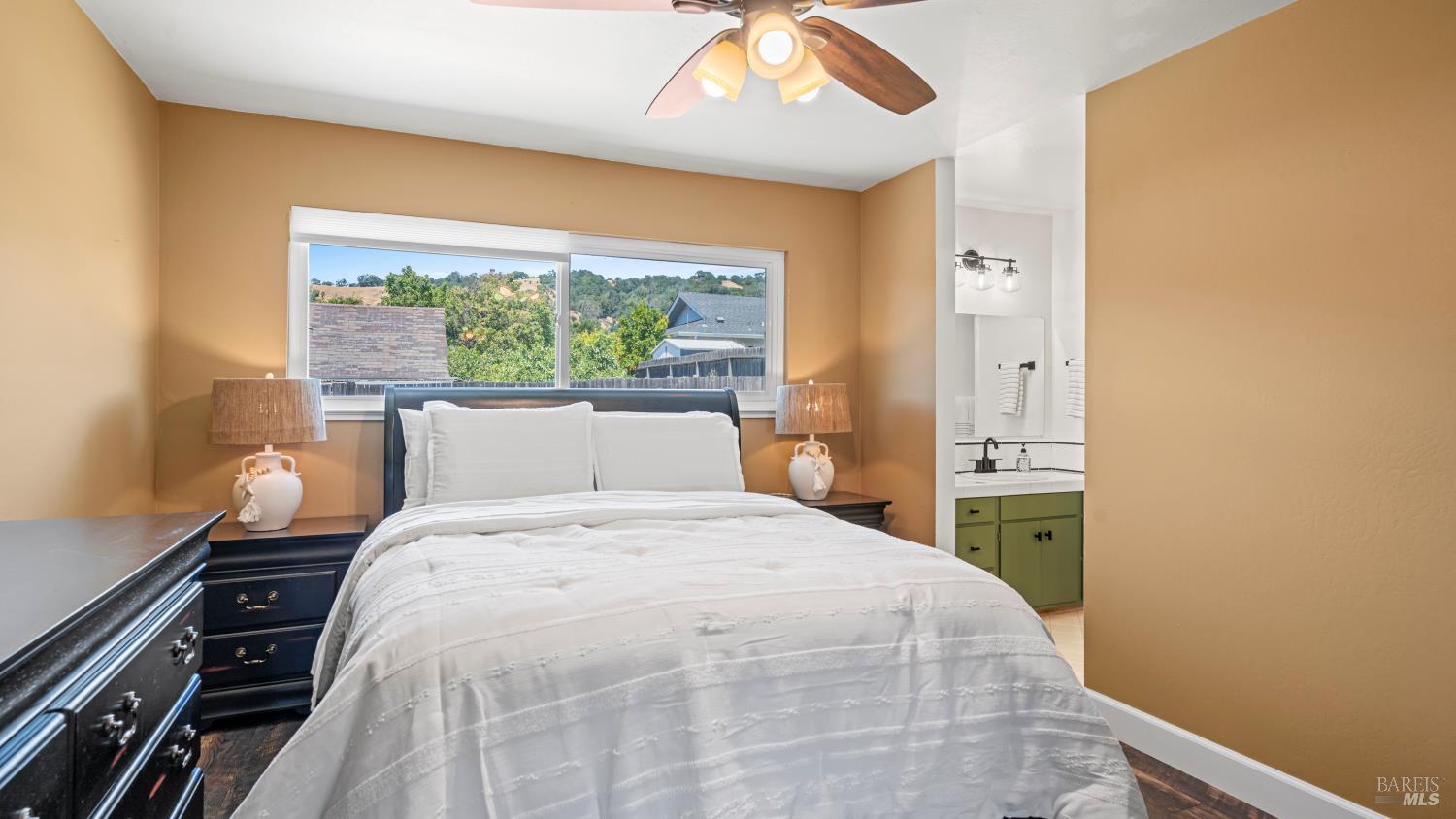 Detail Gallery Image 8 of 21 For 145 Westwood Dr, Novato,  CA 94945 - 4 Beds | 2 Baths