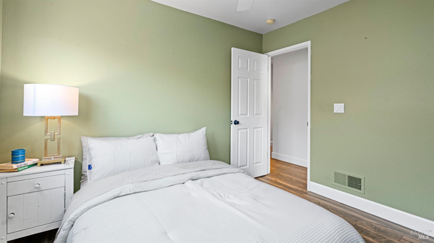 Detail Gallery Image 11 of 21 For 145 Westwood Dr, Novato,  CA 94945 - 4 Beds | 2 Baths