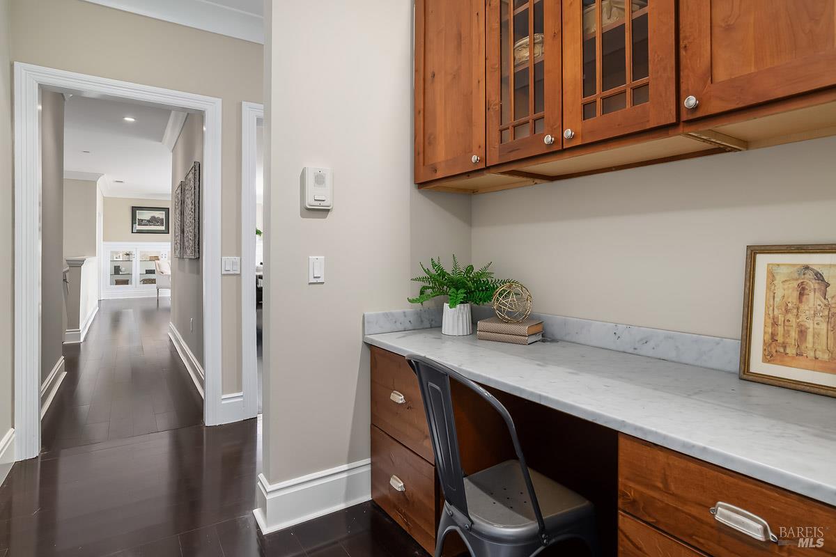Detail Gallery Image 27 of 44 For 56 Mooring Rd, San Rafael,  CA 94901 - 4 Beds | 3/1 Baths