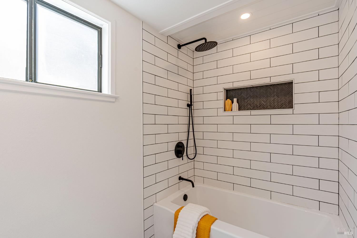 Detail Gallery Image 17 of 38 For 240 Vila Rd, Forestville,  CA 95436 - 2 Beds | 2 Baths