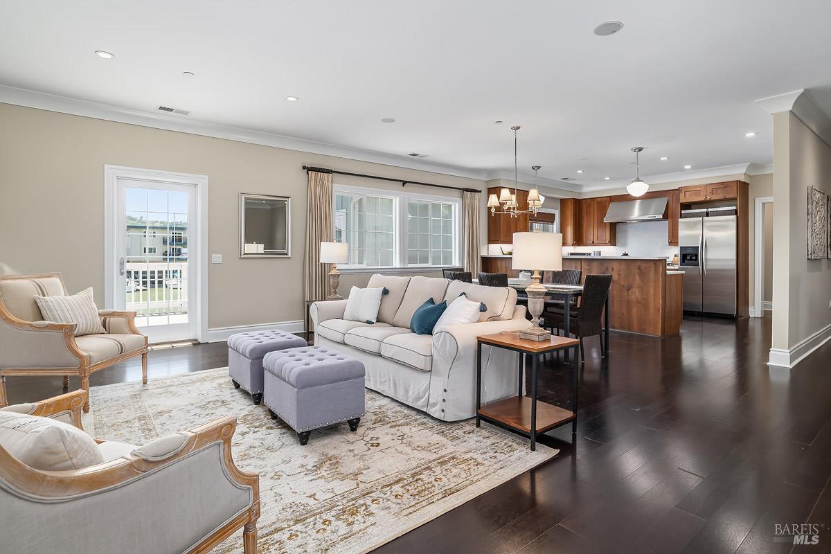 Detail Gallery Image 9 of 44 For 56 Mooring Rd, San Rafael,  CA 94901 - 4 Beds | 3/1 Baths