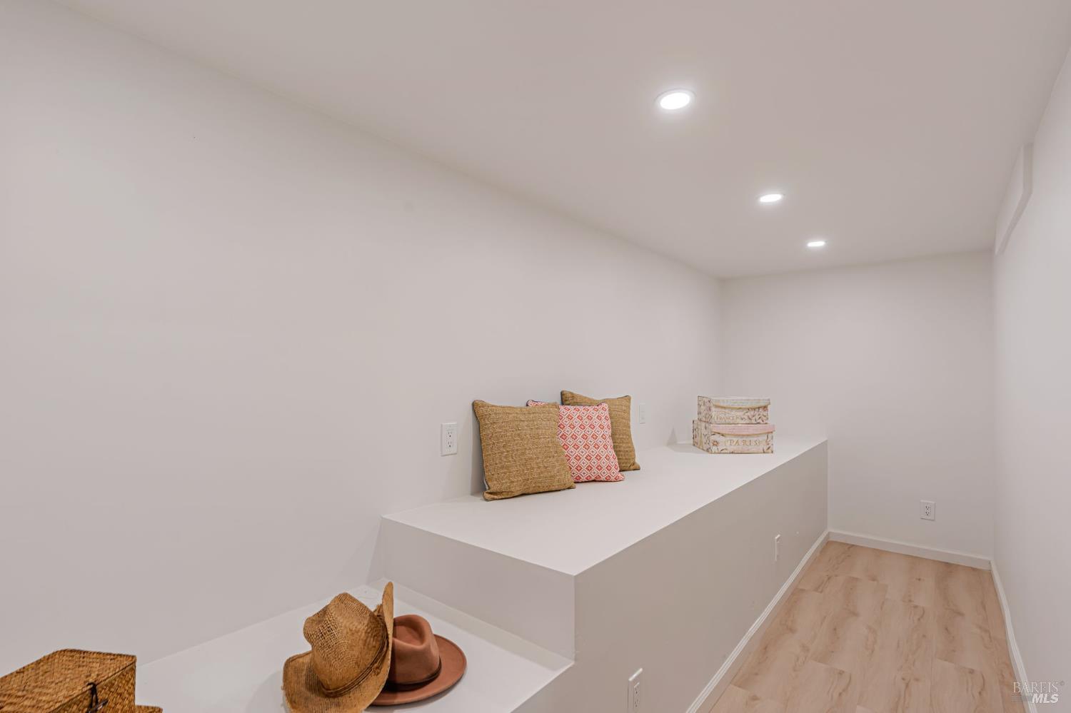 Detail Gallery Image 27 of 38 For 240 Vila Rd, Forestville,  CA 95436 - 2 Beds | 2 Baths