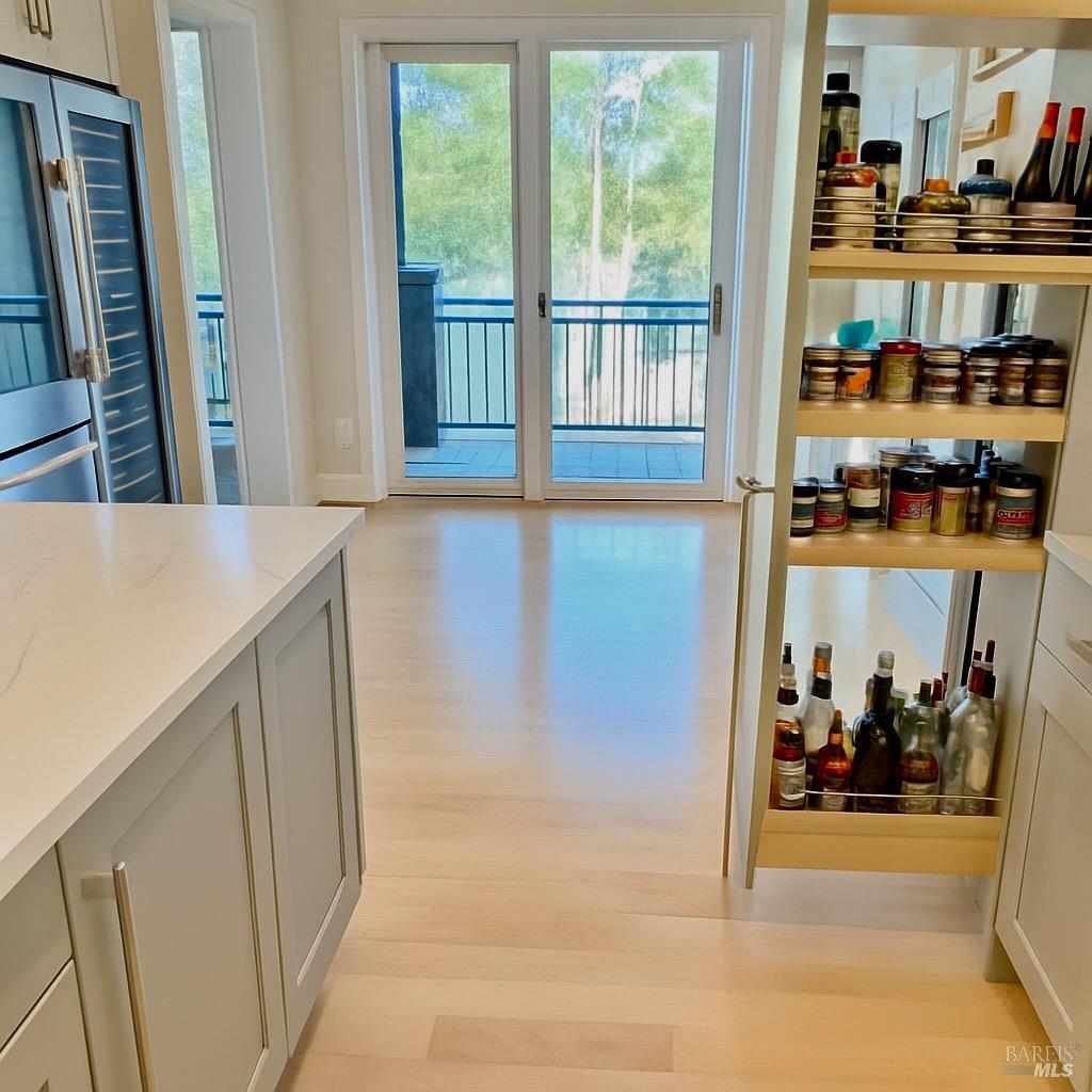 Detail Gallery Image 13 of 33 For 44 De Silva Island Dr, Mill Valley,  CA 94941 - 3 Beds | 2/1 Baths