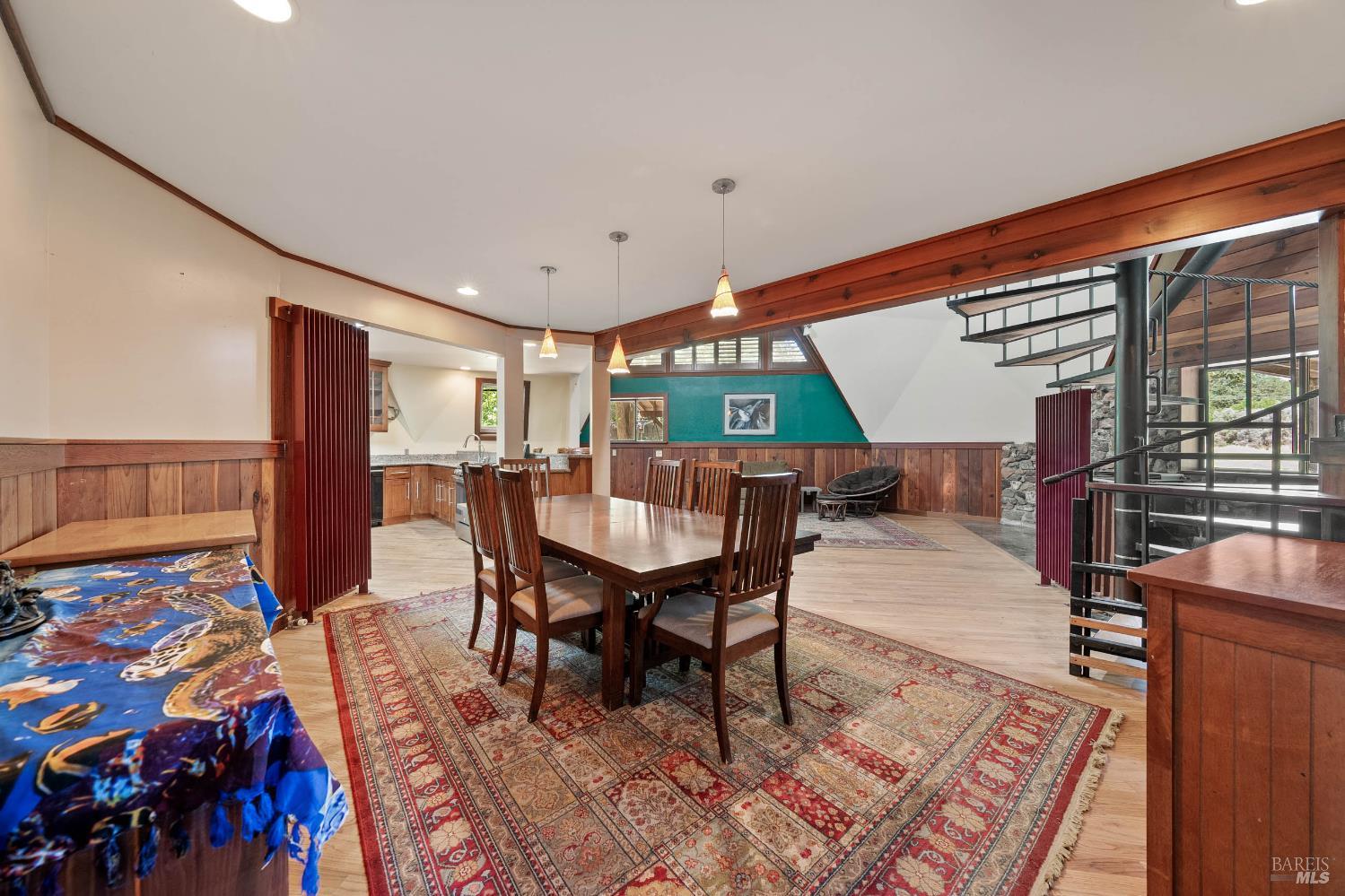Detail Gallery Image 13 of 75 For 8201 W Side Potter Valley Rd, Potter Valley,  CA 95469 - 4 Beds | 3 Baths