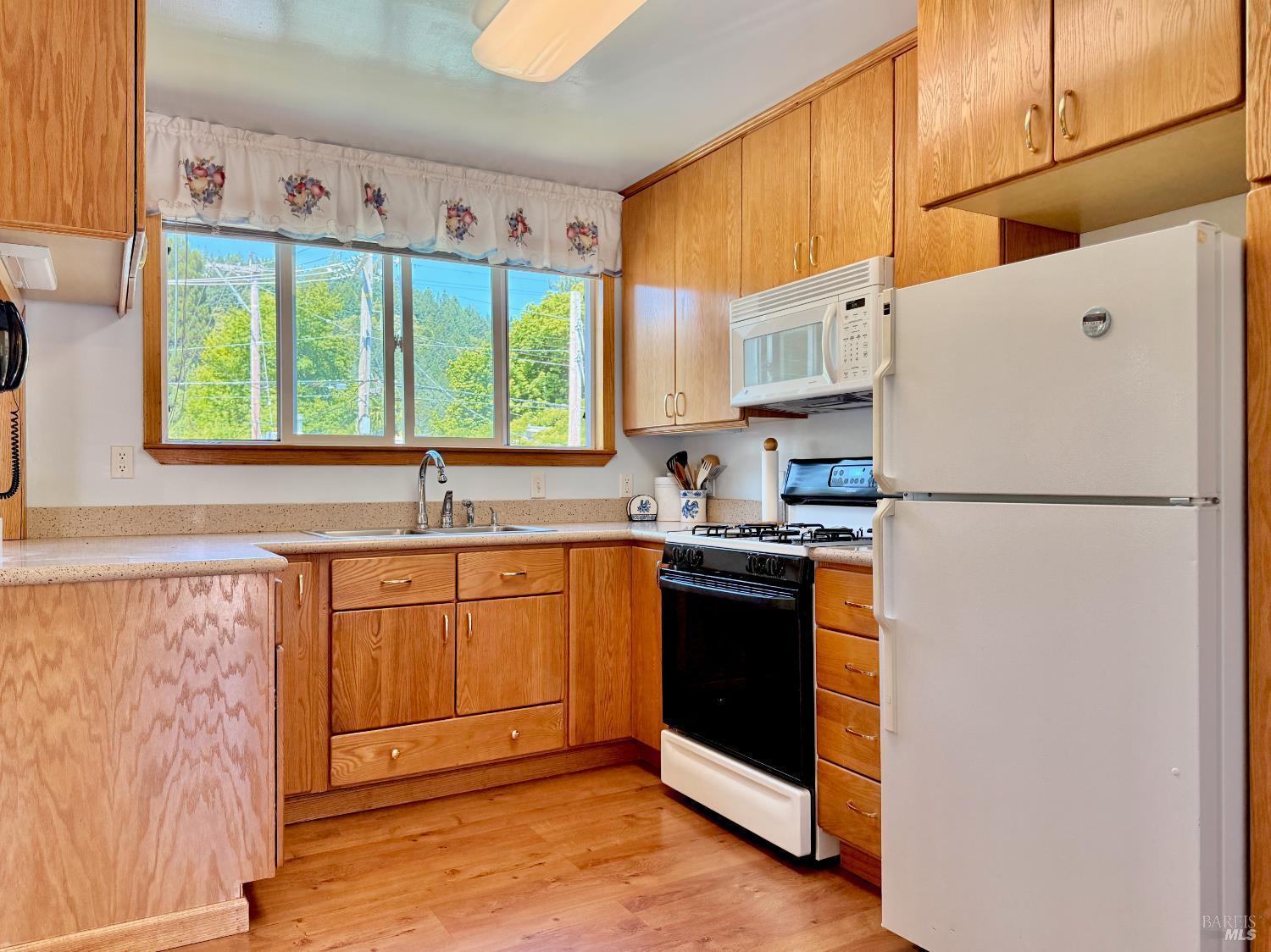 Detail Gallery Image 14 of 28 For 16356 3rd St, Guerneville,  CA 95446 - 1 Beds | 1 Baths
