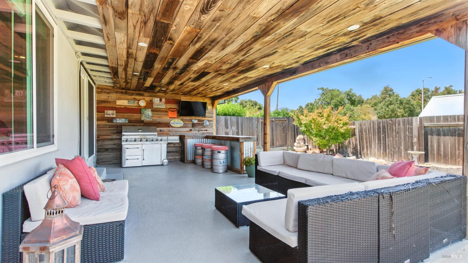 Detail Gallery Image 18 of 21 For 145 Westwood Dr, Novato,  CA 94945 - 4 Beds | 2 Baths