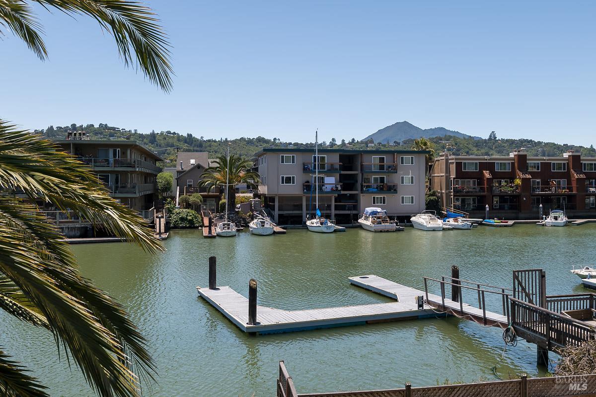 Detail Gallery Image 32 of 44 For 56 Mooring Rd, San Rafael,  CA 94901 - 4 Beds | 3/1 Baths