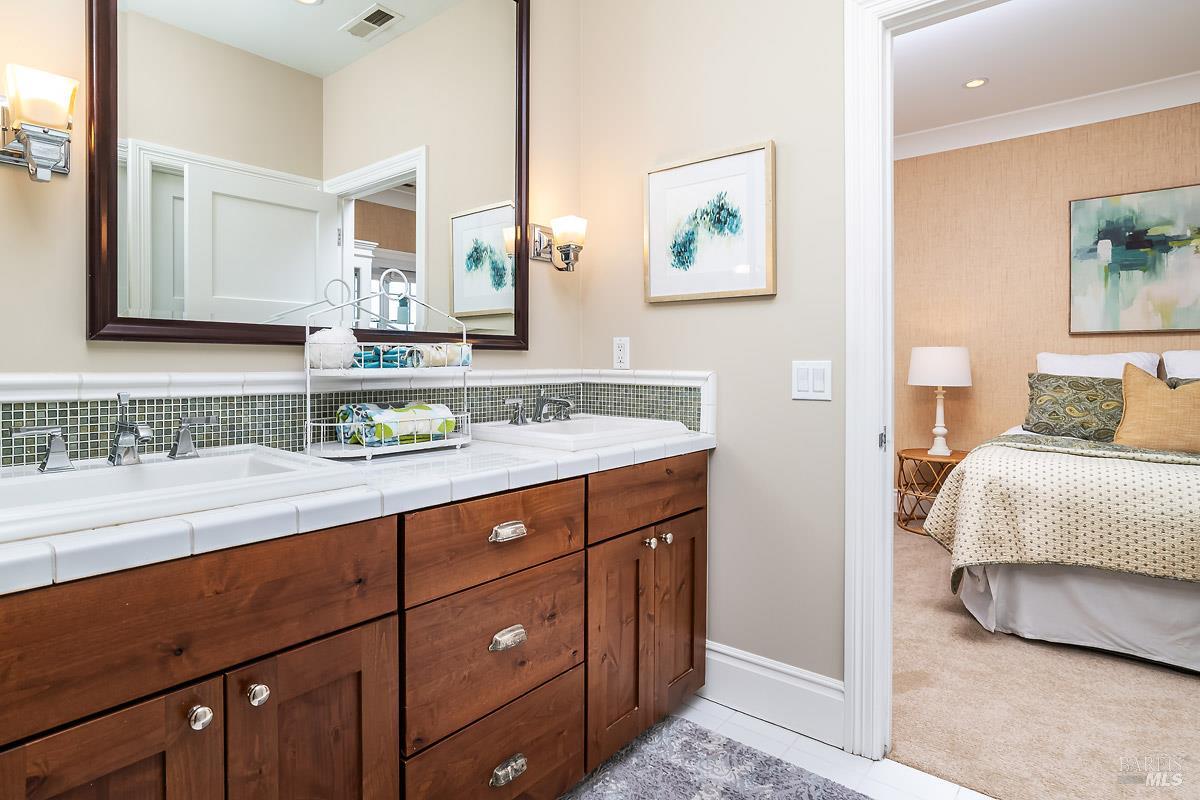 Detail Gallery Image 23 of 44 For 56 Mooring Rd, San Rafael,  CA 94901 - 4 Beds | 3/1 Baths