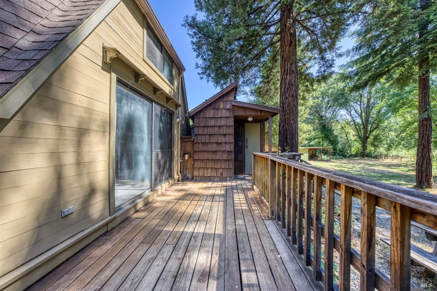 Detail Gallery Image 36 of 75 For 8201 W Side Potter Valley Rd, Potter Valley,  CA 95469 - 4 Beds | 3 Baths
