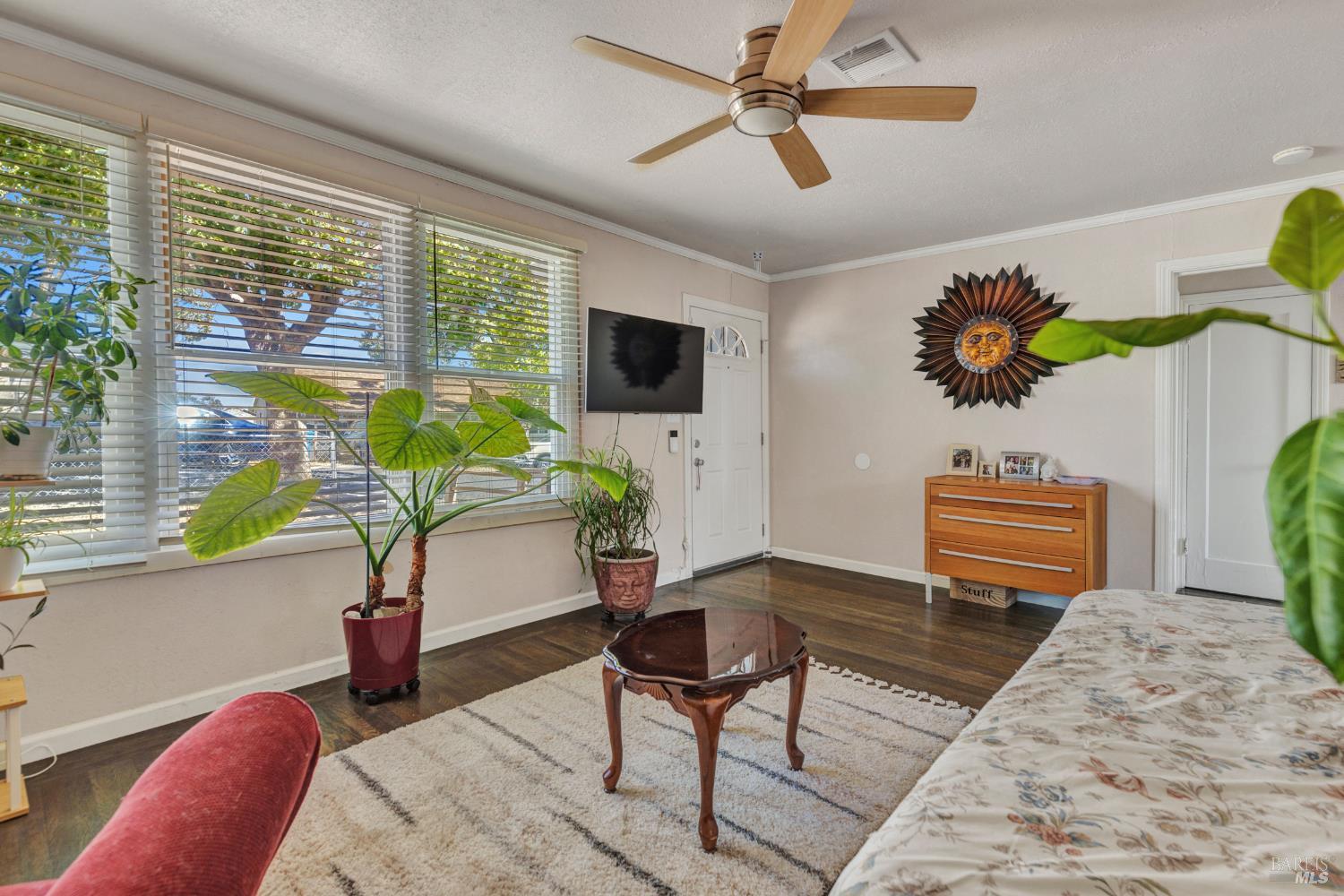 Detail Gallery Image 7 of 31 For 40 La Cruz Ave, Benicia,  CA 94510 - 3 Beds | 2 Baths
