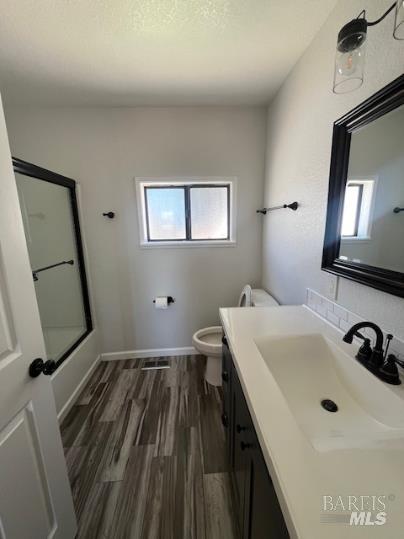 Detail Gallery Image 8 of 18 For 1020 Stony Glen Ln, Cotati,  CA 94931 - 3 Beds | 2/1 Baths