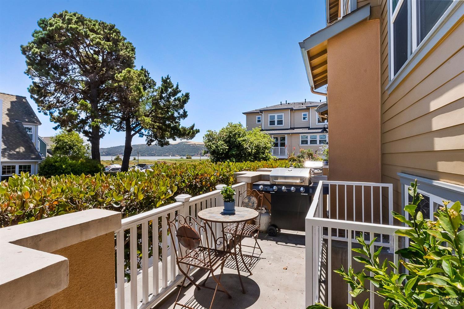 Detail Gallery Image 33 of 48 For 239 Marina Village Way, Benicia,  CA 94510 - 4 Beds | 2/1 Baths