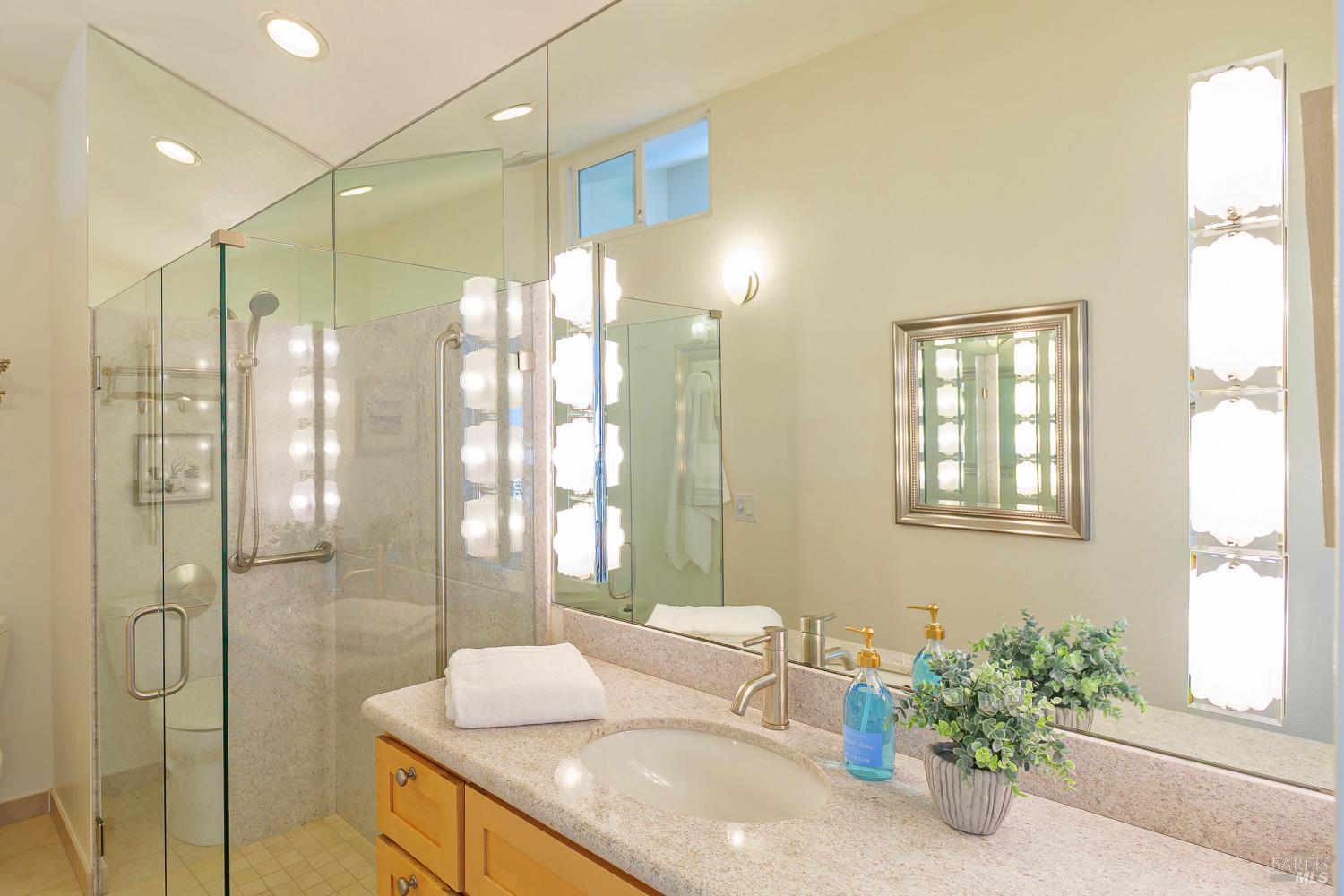 Detail Gallery Image 16 of 27 For 495 S Eliseo Dr #7,  Greenbrae,  CA 94904 - 2 Beds | 2 Baths