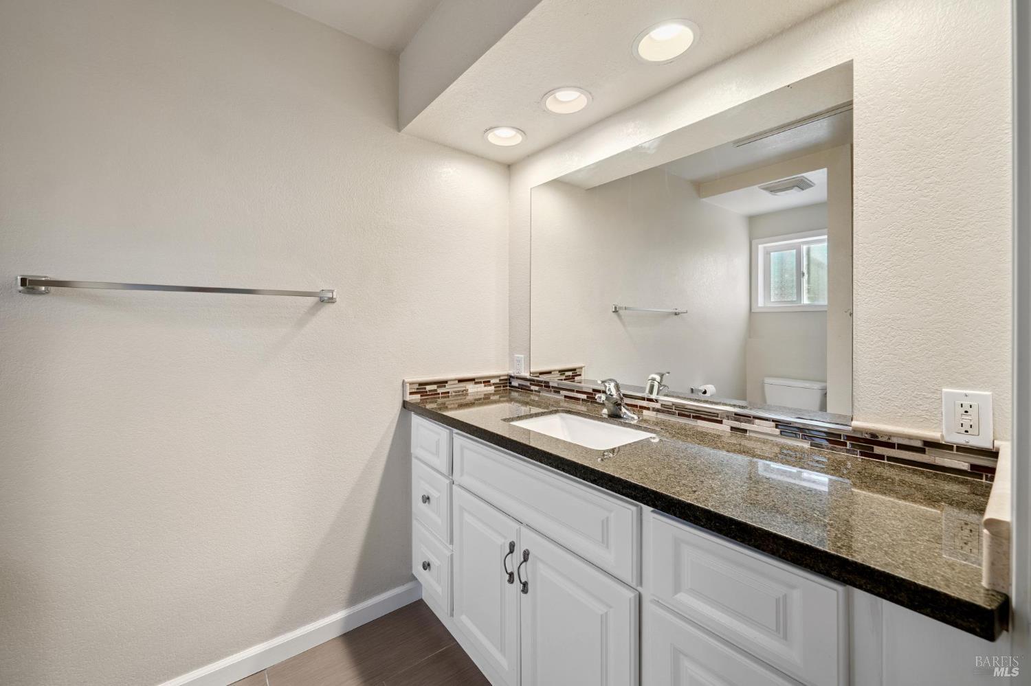 Detail Gallery Image 11 of 18 For 711 San Anselmo Ave, San Anselmo,  CA 94960 - – Beds | – Baths