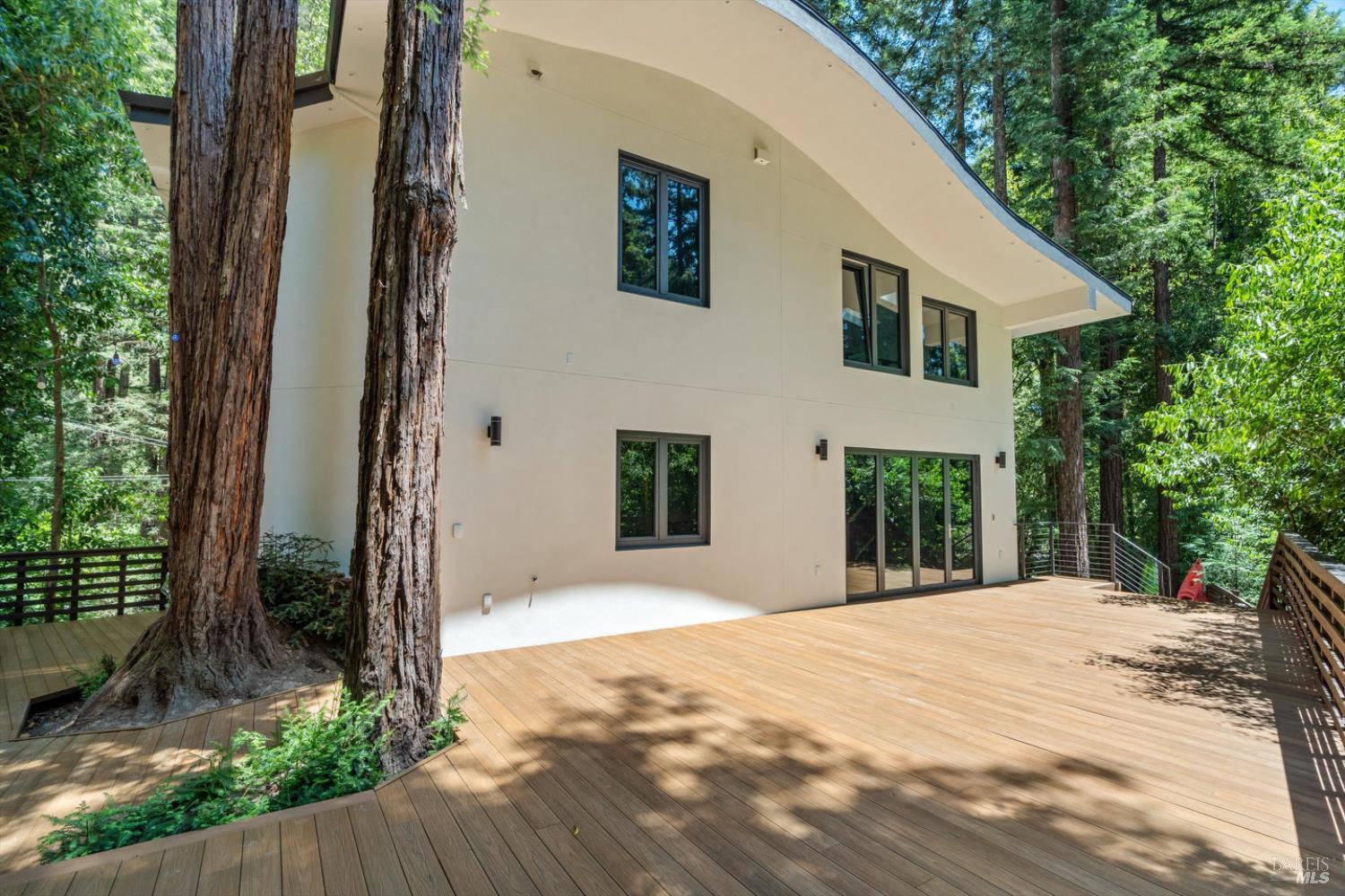 Detail Gallery Image 11 of 11 For 14685 Willow Rd, Rio Nido,  CA 95446 - 3 Beds | 3 Baths