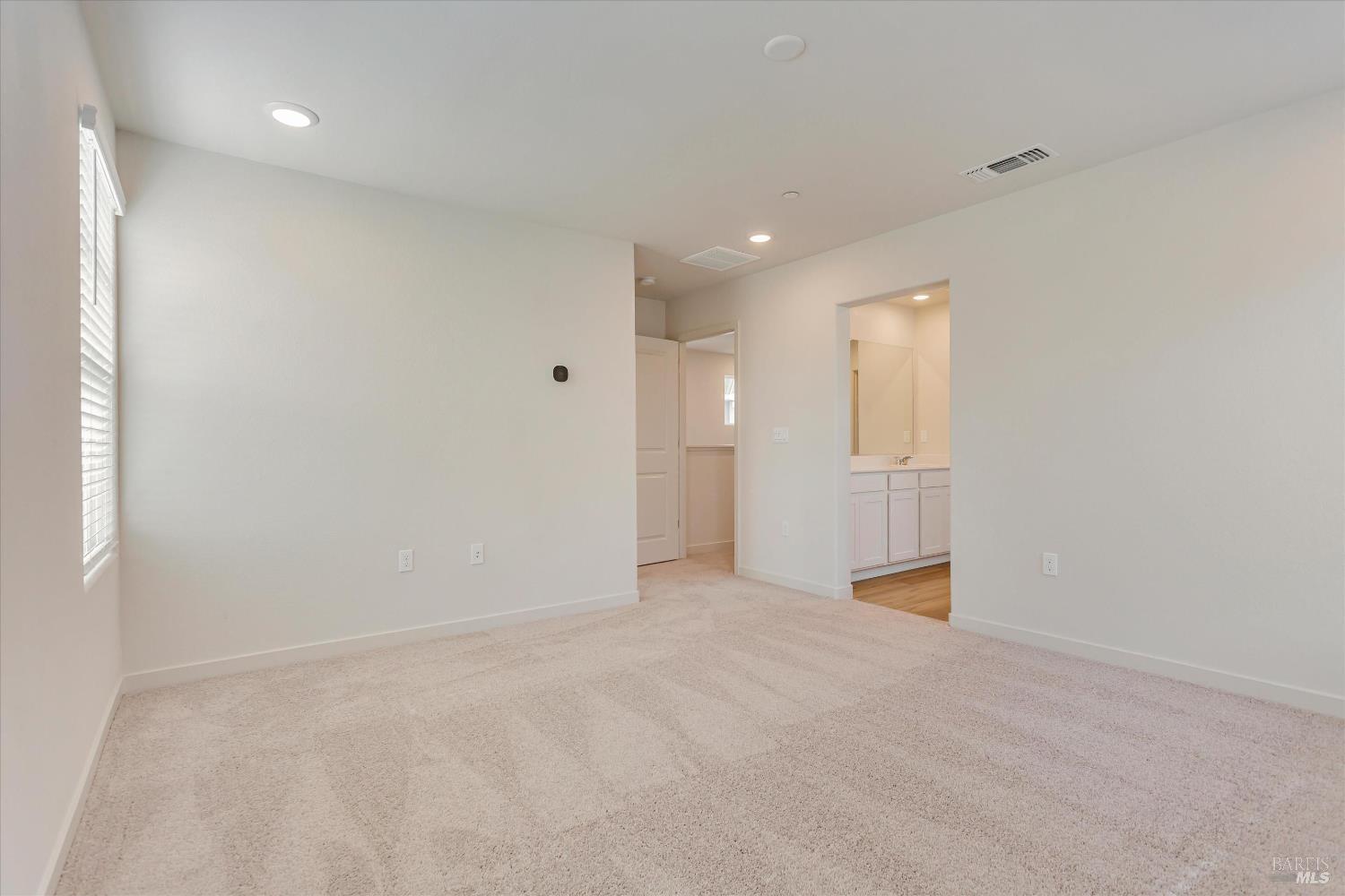 Detail Gallery Image 7 of 12 For 217 Octopus St, Suisun City,  CA 94585 - 3 Beds | 2/1 Baths