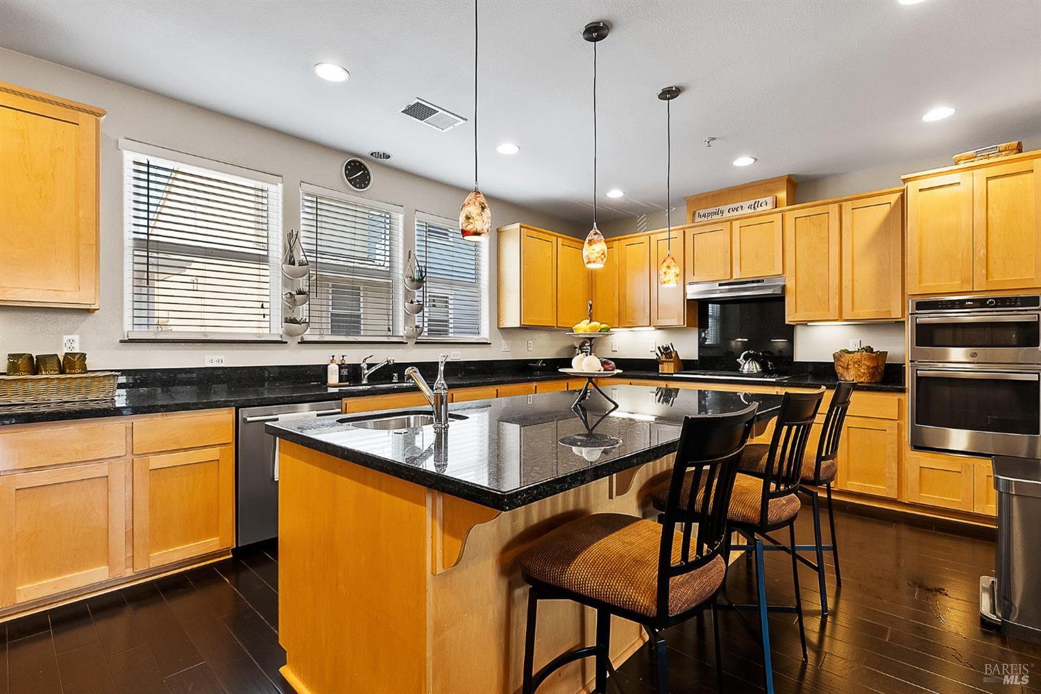 Detail Gallery Image 14 of 48 For 239 Marina Village Way, Benicia,  CA 94510 - 4 Beds | 2/1 Baths