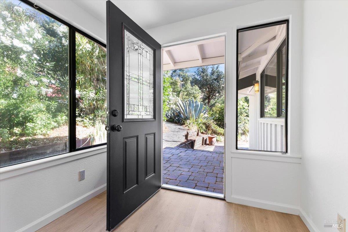 Detail Gallery Image 3 of 39 For 665 Spanish Canyon Dr, Ukiah,  CA 95482 - 3 Beds | 2 Baths