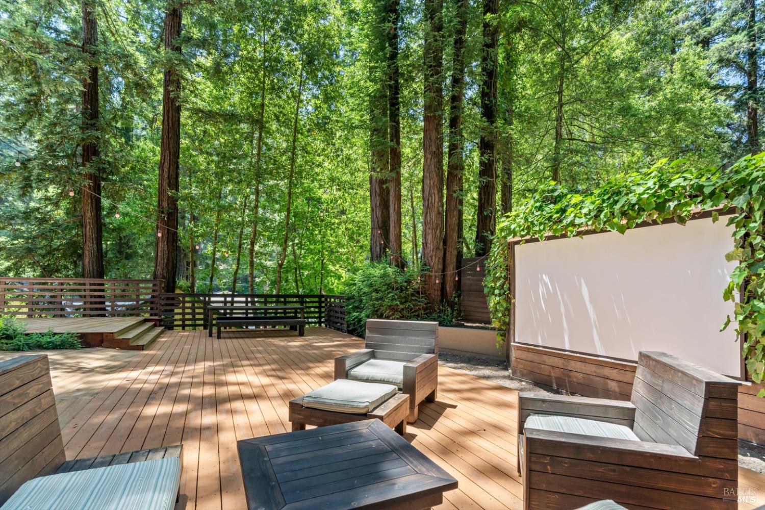 Detail Gallery Image 10 of 11 For 14685 Willow Rd, Rio Nido,  CA 95446 - 3 Beds | 3 Baths