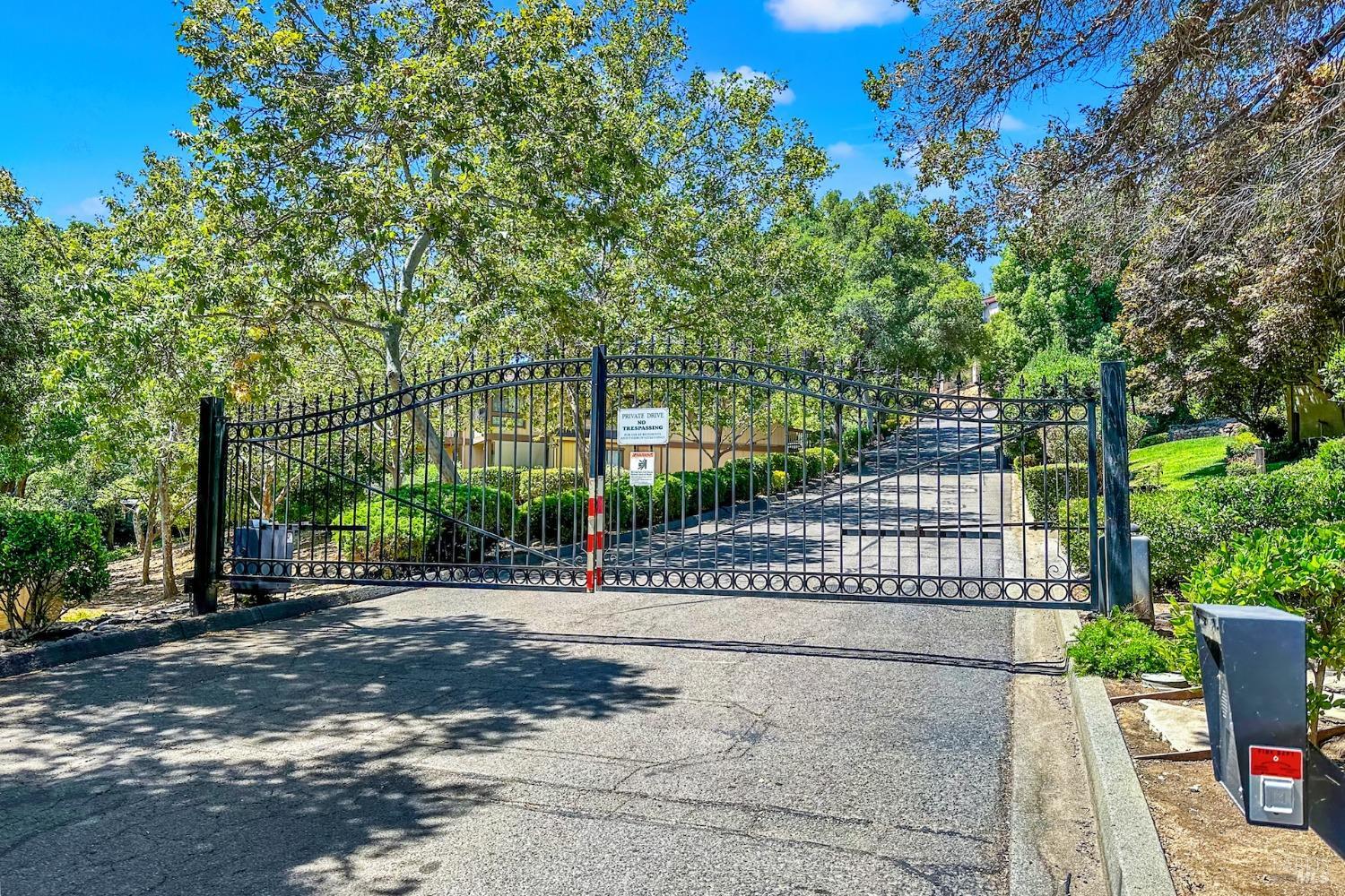 Detail Gallery Image 2 of 76 For 25 Knoll Dr, Fairfield,  CA 94534 - 3 Beds | 2/1 Baths