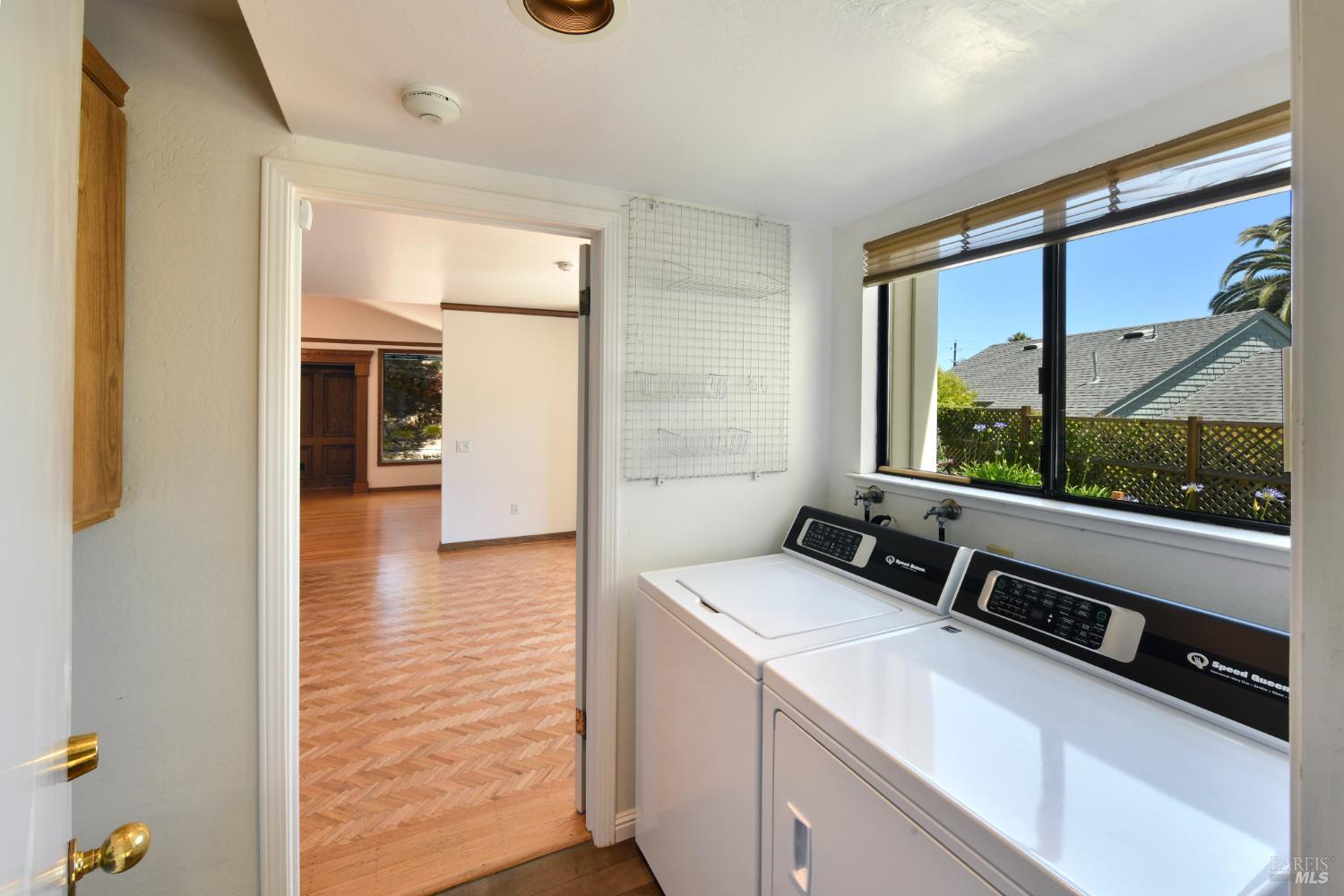 Detail Gallery Image 39 of 57 For 12 Greenfield Ct, Mill Valley,  CA 94941 - 4 Beds | 3/1 Baths