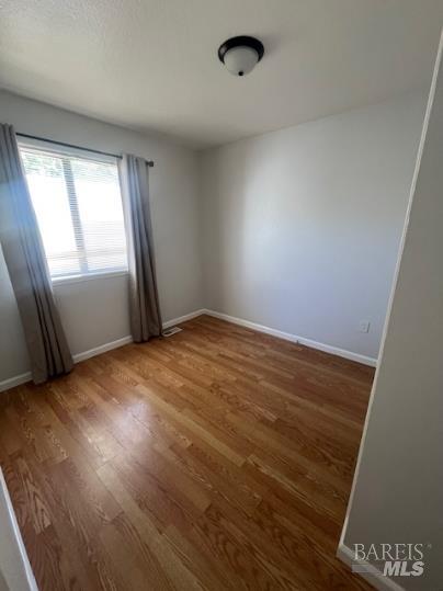 Detail Gallery Image 10 of 18 For 1020 Stony Glen Ln, Cotati,  CA 94931 - 3 Beds | 2/1 Baths