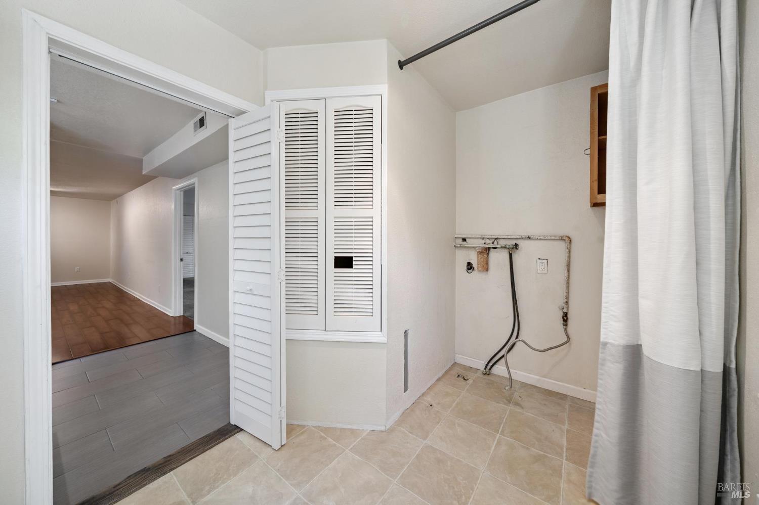 Detail Gallery Image 8 of 18 For 711 San Anselmo Ave, San Anselmo,  CA 94960 - – Beds | – Baths