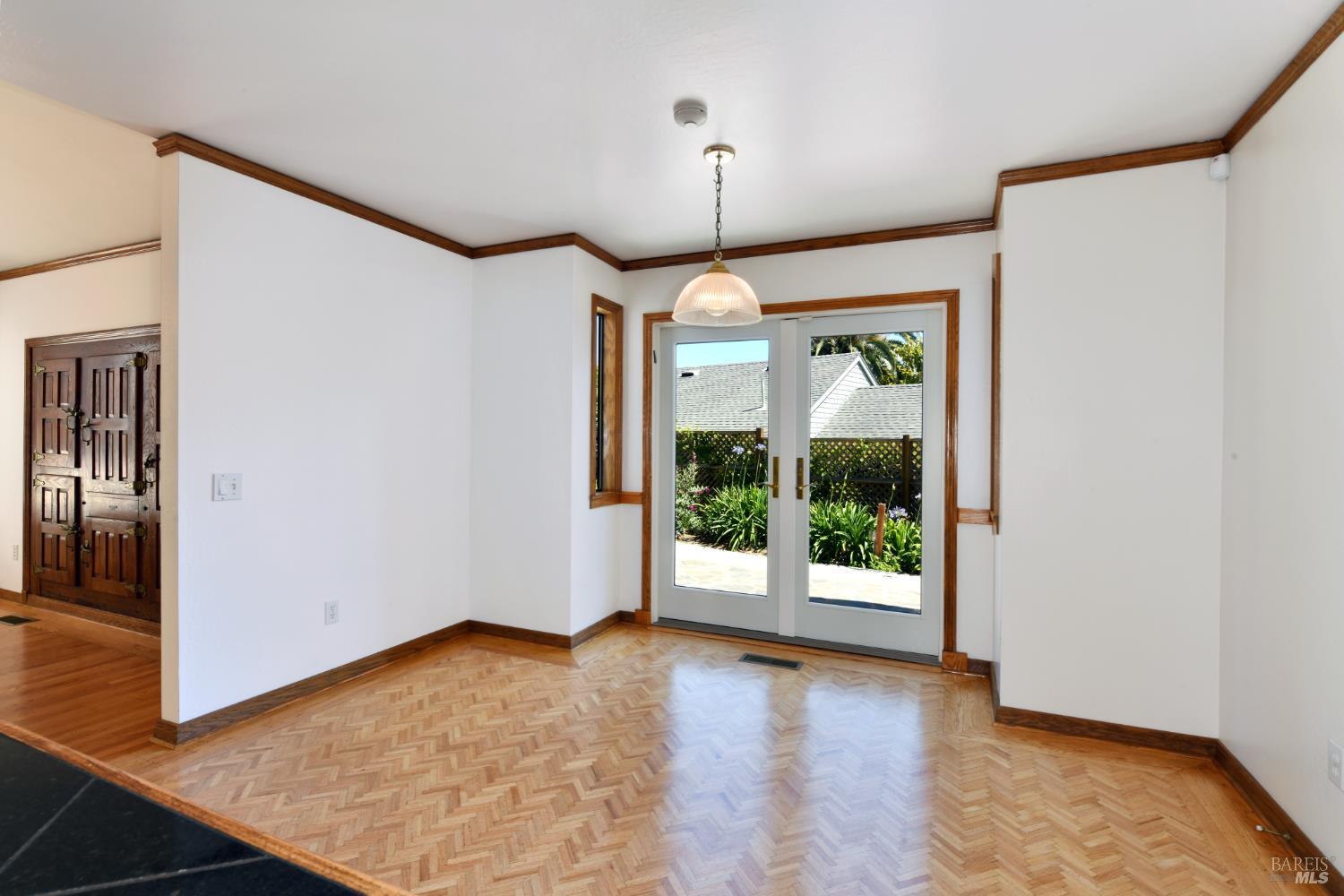 Detail Gallery Image 7 of 57 For 12 Greenfield Ct, Mill Valley,  CA 94941 - 4 Beds | 3/1 Baths
