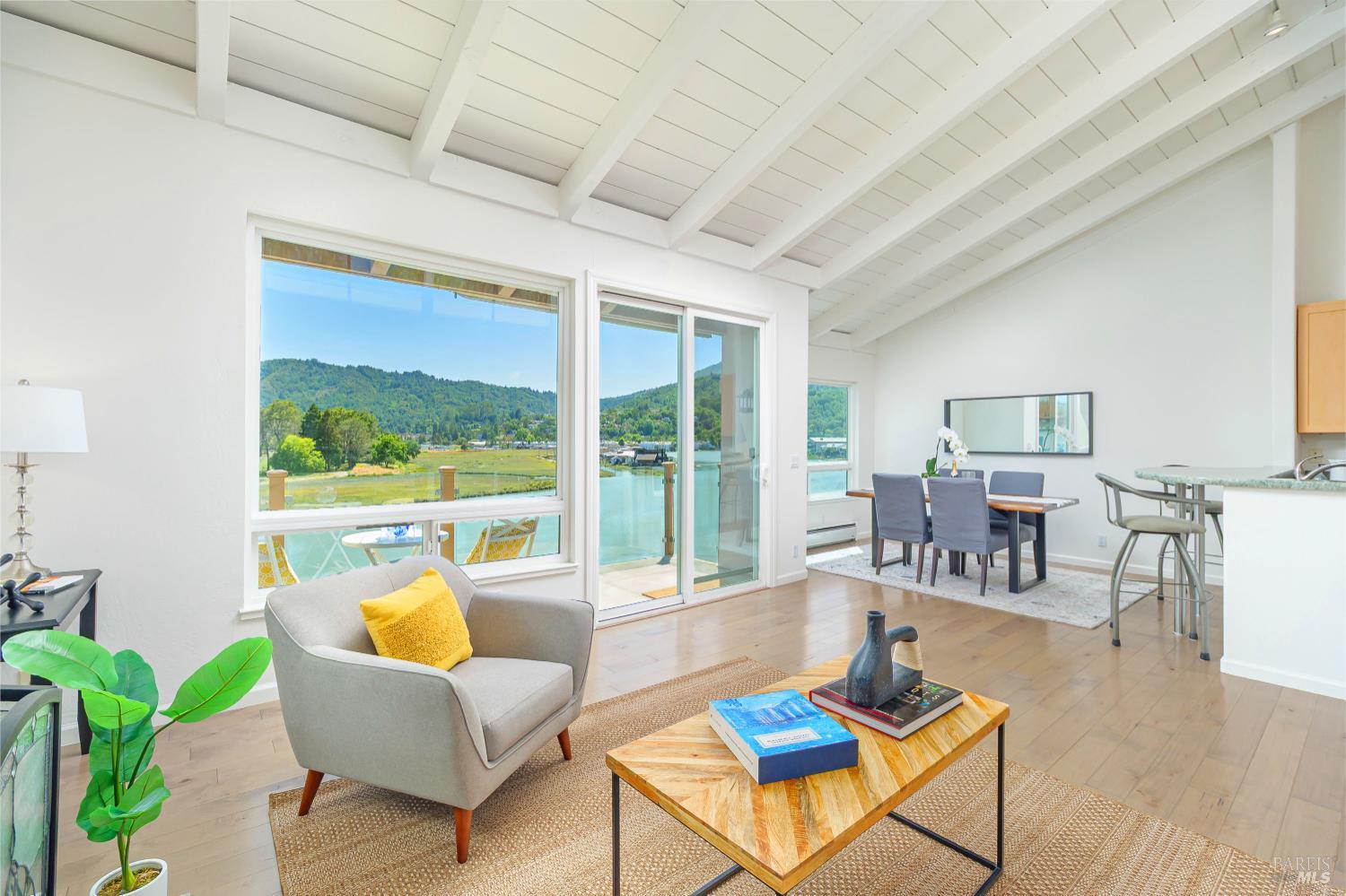 Detail Gallery Image 6 of 27 For 495 S Eliseo Dr #7,  Greenbrae,  CA 94904 - 2 Beds | 2 Baths