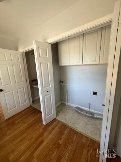 Detail Gallery Image 13 of 18 For 1020 Stony Glen Ln, Cotati,  CA 94931 - 3 Beds | 2/1 Baths