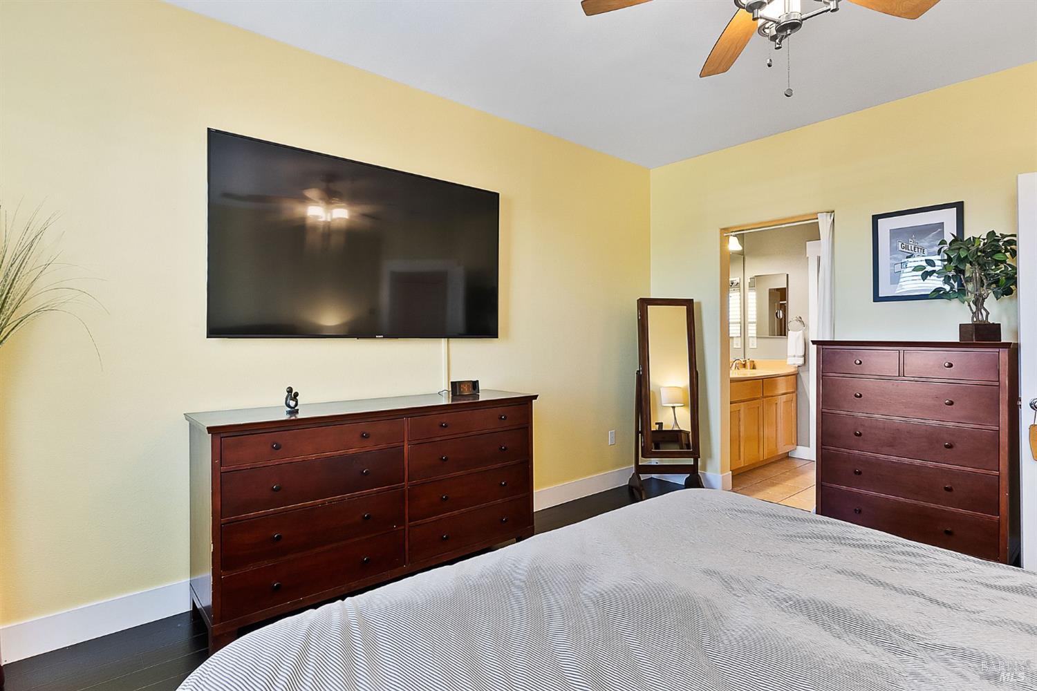 Detail Gallery Image 25 of 48 For 239 Marina Village Way, Benicia,  CA 94510 - 4 Beds | 2/1 Baths