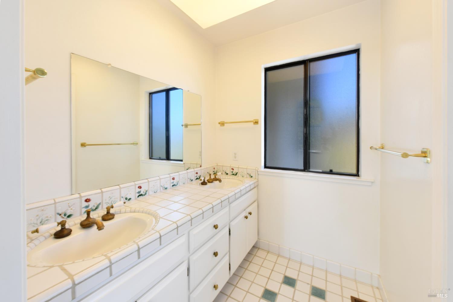Detail Gallery Image 29 of 57 For 12 Greenfield Ct, Mill Valley,  CA 94941 - 4 Beds | 3/1 Baths