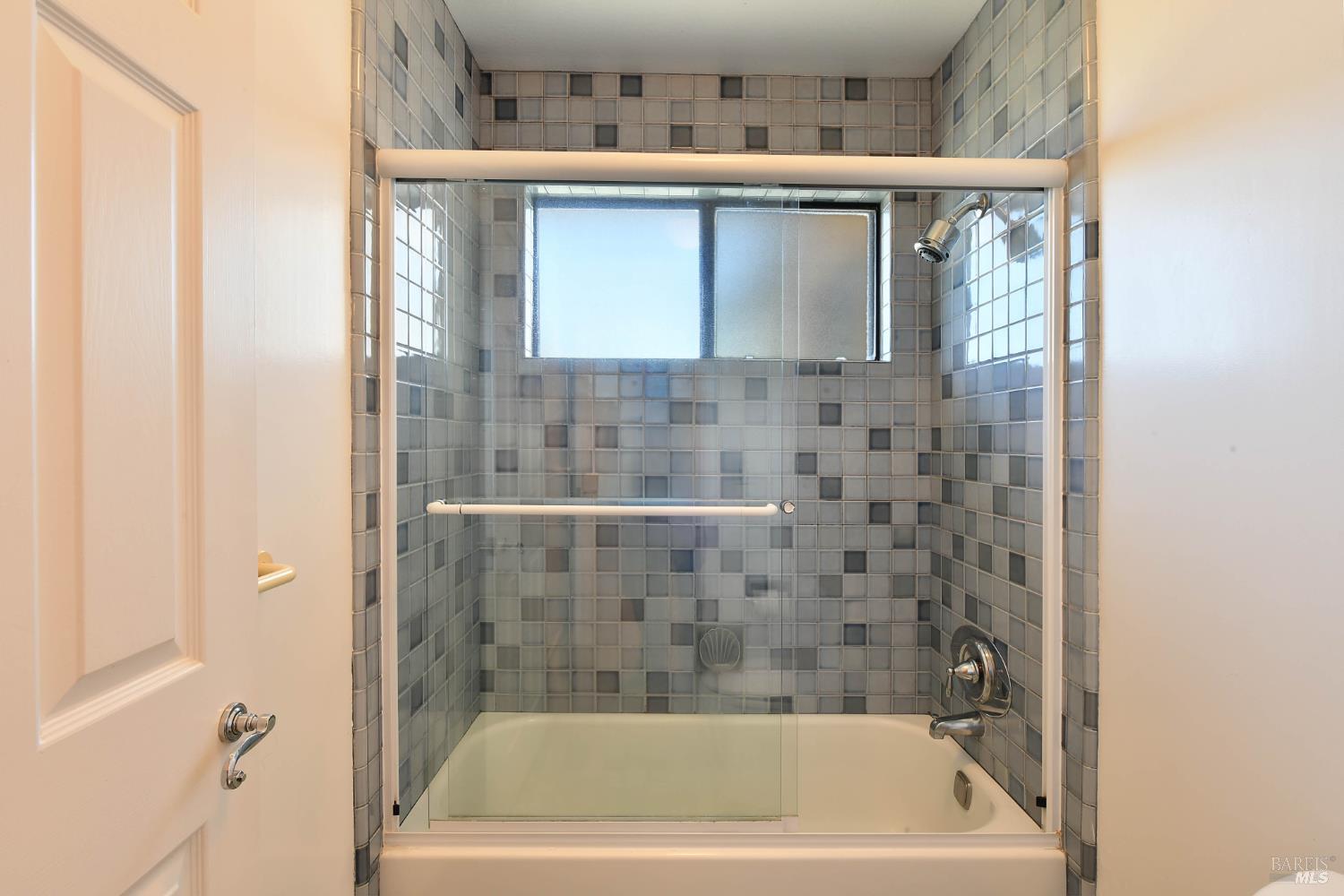 Detail Gallery Image 19 of 57 For 12 Greenfield Ct, Mill Valley,  CA 94941 - 4 Beds | 3/1 Baths