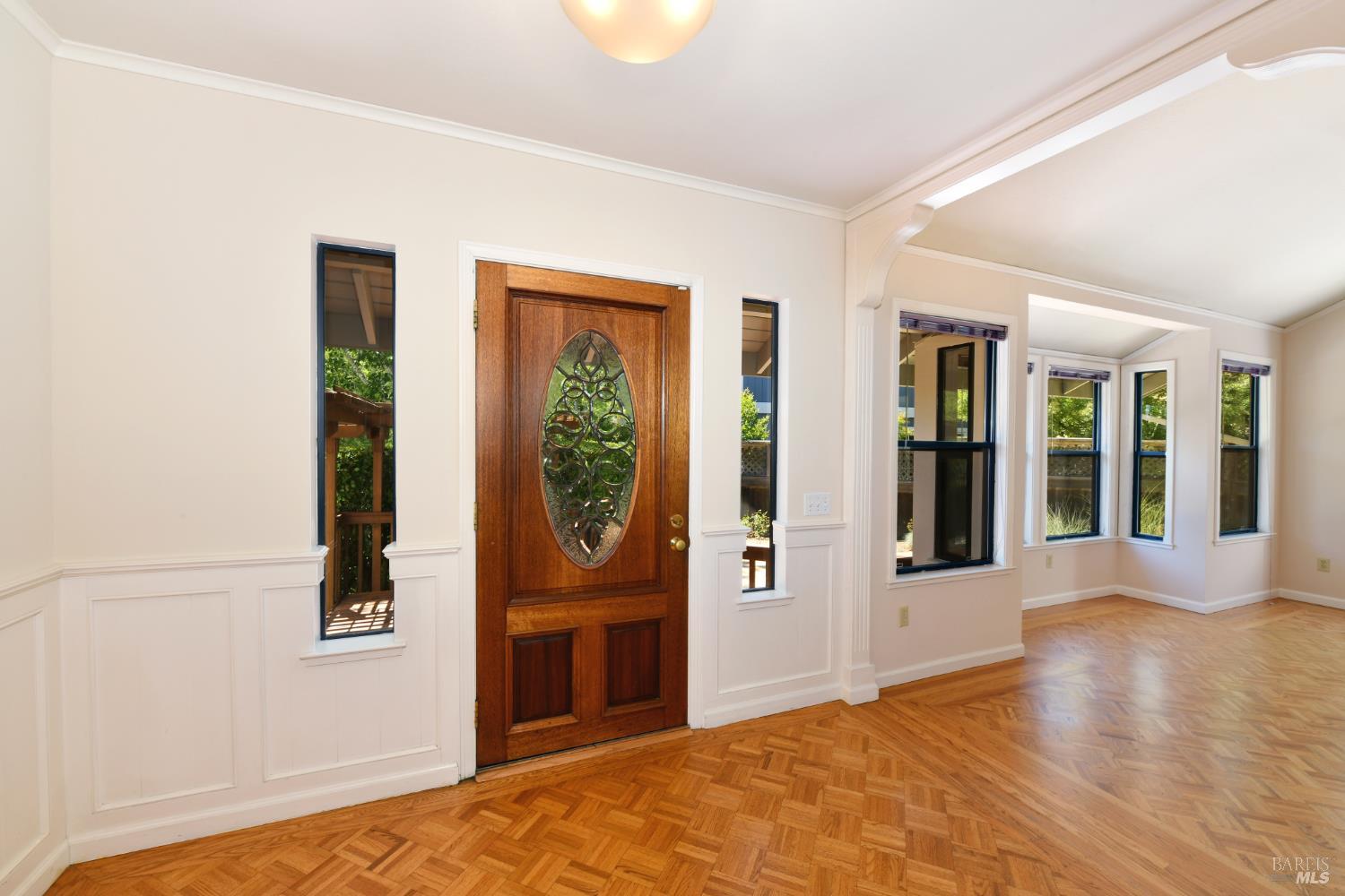 Detail Gallery Image 3 of 57 For 12 Greenfield Ct, Mill Valley,  CA 94941 - 4 Beds | 3/1 Baths