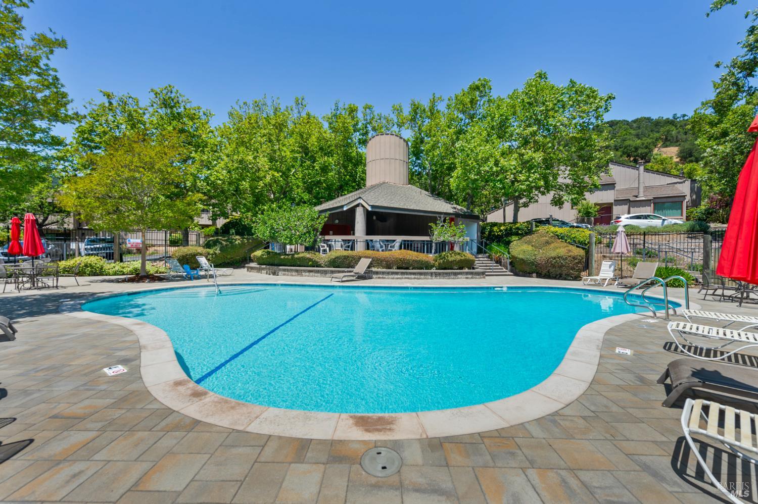 Detail Gallery Image 36 of 38 For 10 Josefa Ct, Novato,  CA 94949 - 3 Beds | 2 Baths