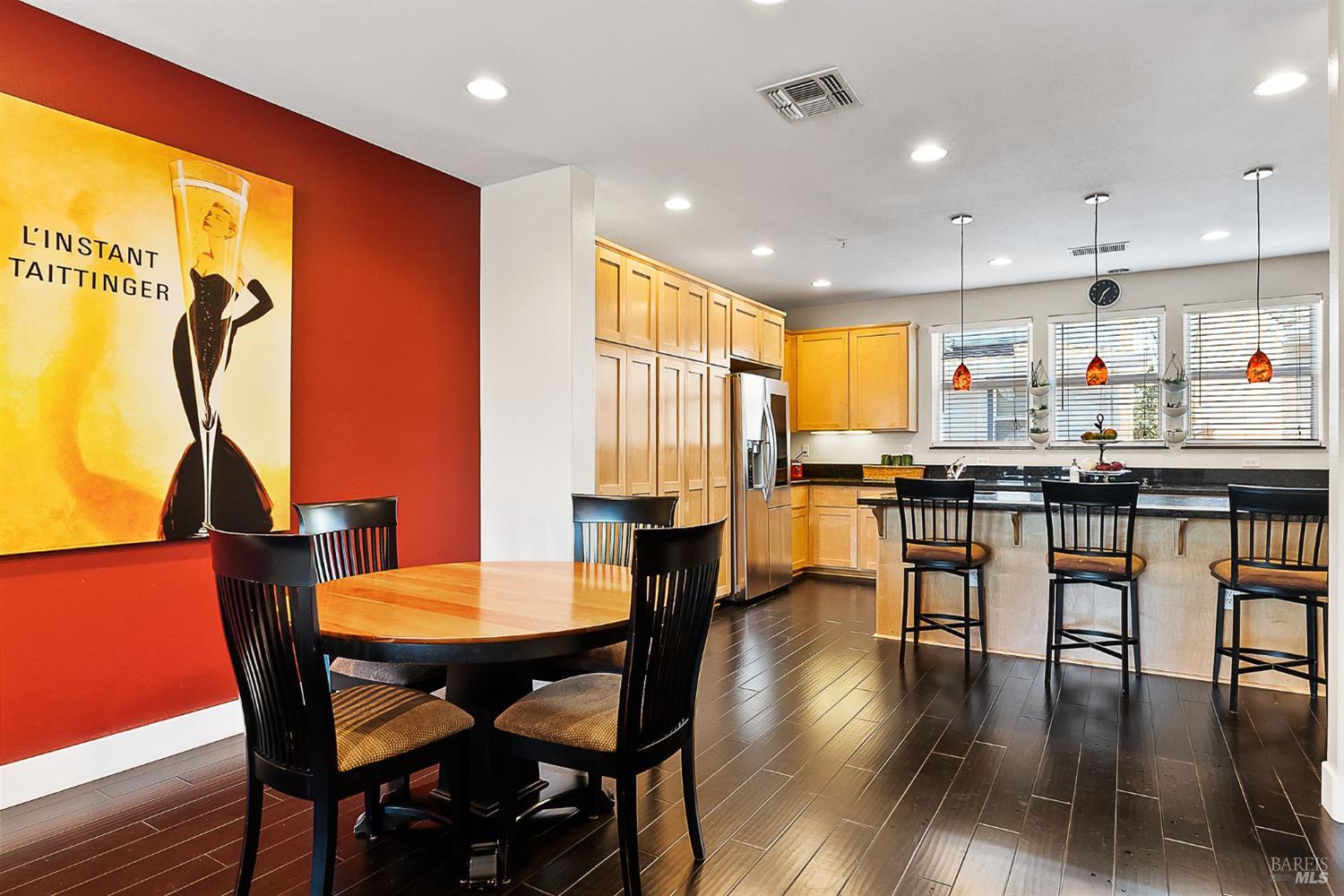 Detail Gallery Image 9 of 48 For 239 Marina Village Way, Benicia,  CA 94510 - 4 Beds | 2/1 Baths