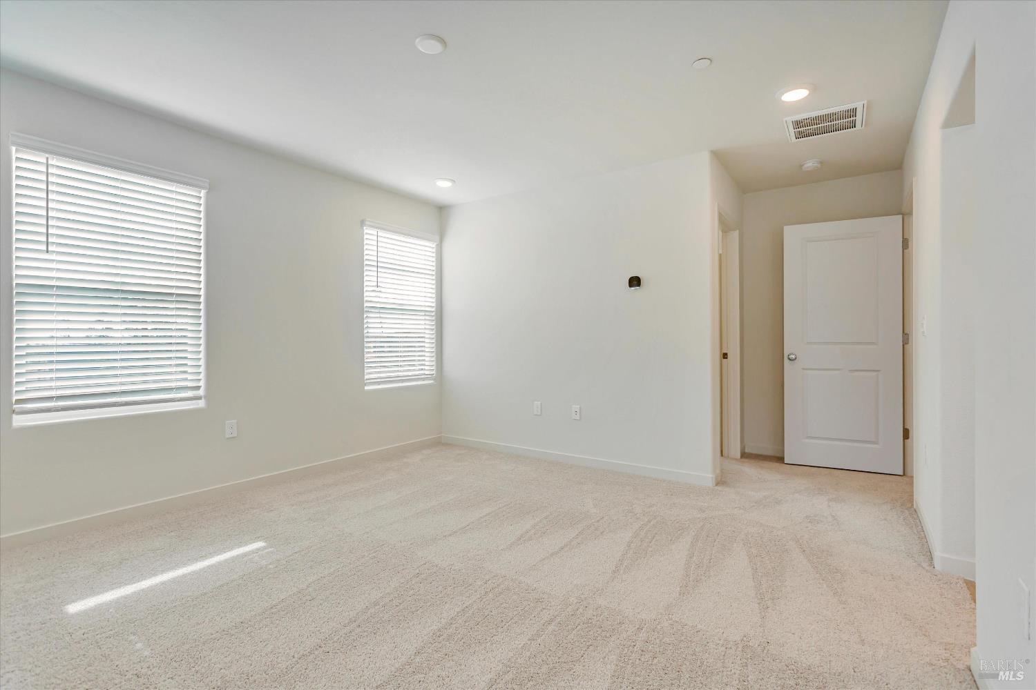 Detail Gallery Image 8 of 12 For 217 Octopus St, Suisun City,  CA 94585 - 3 Beds | 2/1 Baths