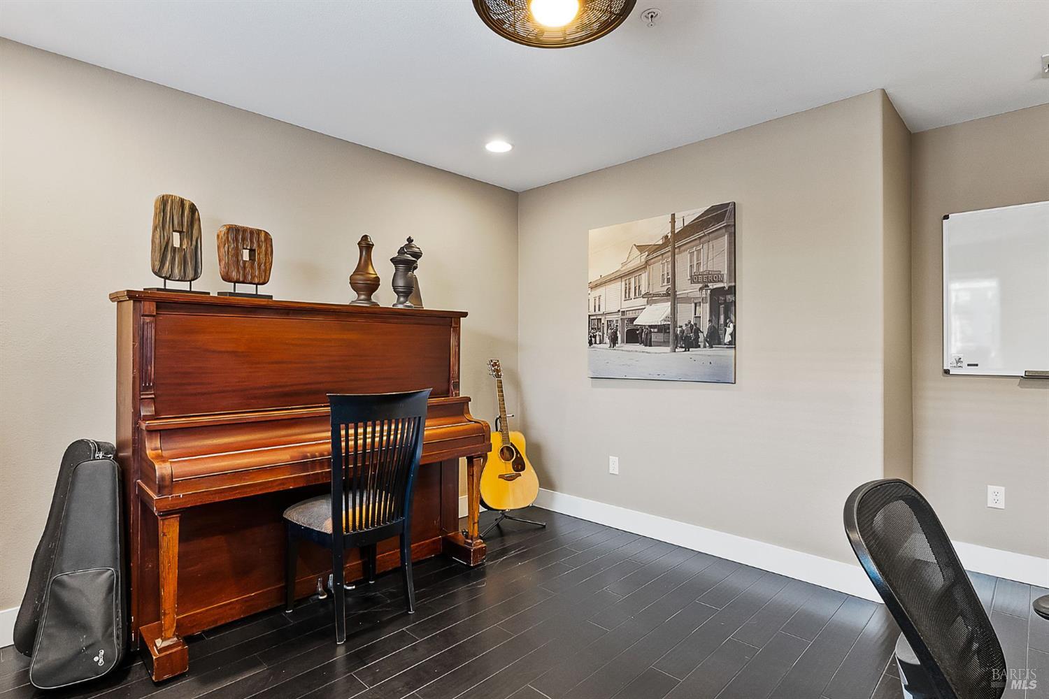 Detail Gallery Image 32 of 48 For 239 Marina Village Way, Benicia,  CA 94510 - 4 Beds | 2/1 Baths