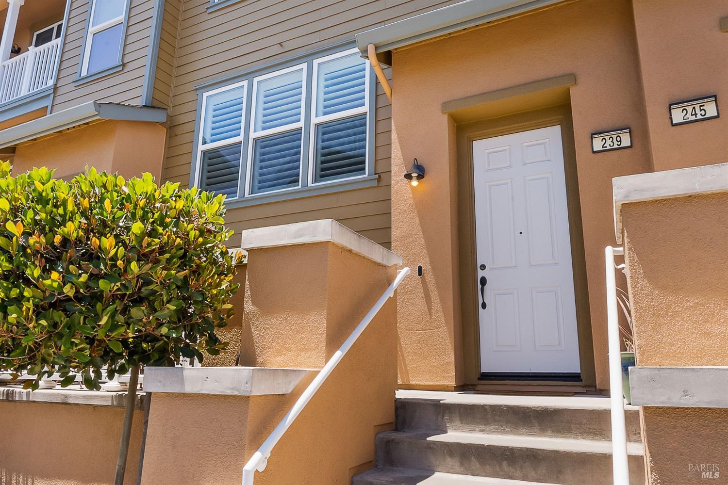 Detail Gallery Image 3 of 48 For 239 Marina Village Way, Benicia,  CA 94510 - 4 Beds | 2/1 Baths