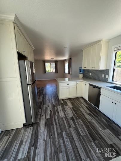 Detail Gallery Image 5 of 18 For 1020 Stony Glen Ln, Cotati,  CA 94931 - 3 Beds | 2/1 Baths