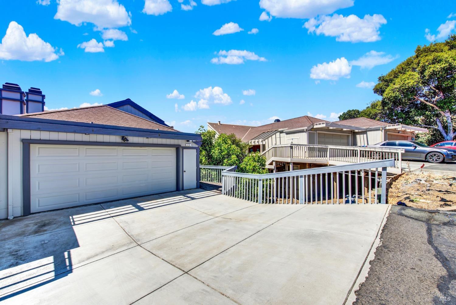 Detail Gallery Image 6 of 76 For 25 Knoll Dr, Fairfield,  CA 94534 - 3 Beds | 2/1 Baths