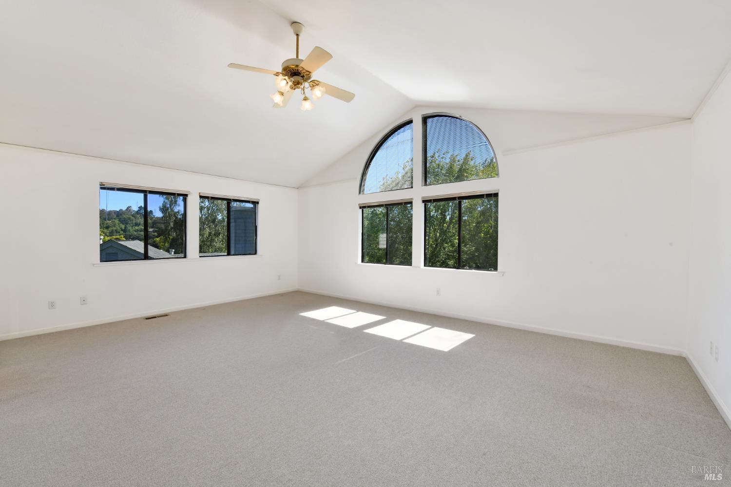 Detail Gallery Image 31 of 57 For 12 Greenfield Ct, Mill Valley,  CA 94941 - 4 Beds | 3/1 Baths