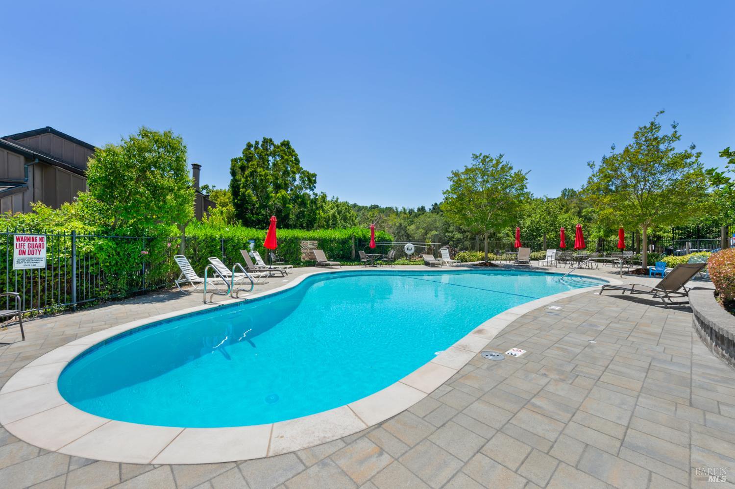 Detail Gallery Image 34 of 38 For 10 Josefa Ct, Novato,  CA 94949 - 3 Beds | 2 Baths