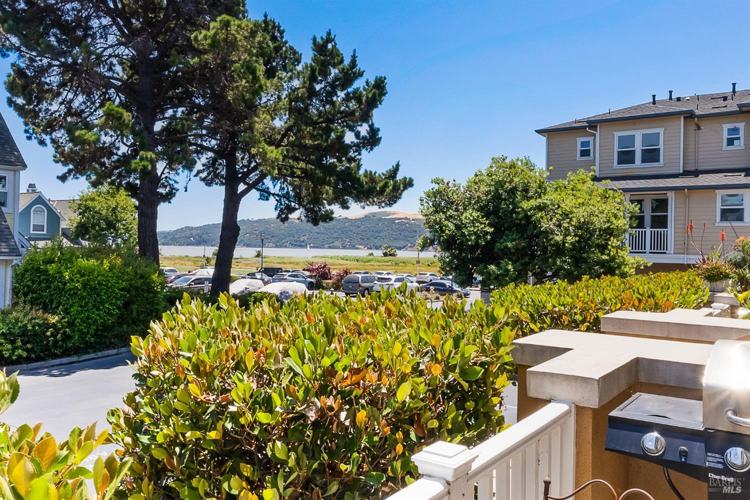 Detail Gallery Image 35 of 48 For 239 Marina Village Way, Benicia,  CA 94510 - 4 Beds | 2/1 Baths