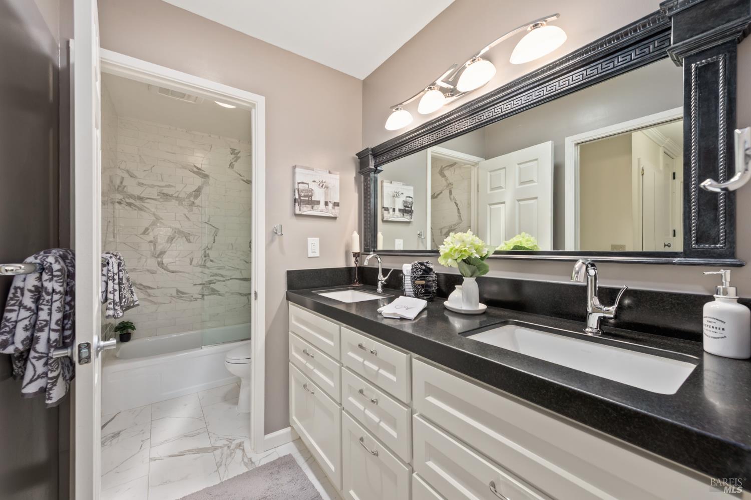 Detail Gallery Image 25 of 38 For 10 Josefa Ct, Novato,  CA 94949 - 3 Beds | 2 Baths