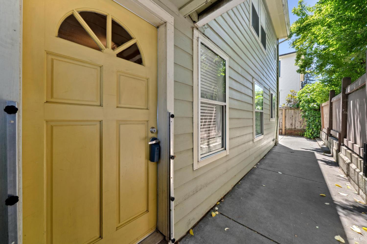 Detail Gallery Image 15 of 18 For 711 San Anselmo Ave, San Anselmo,  CA 94960 - – Beds | – Baths